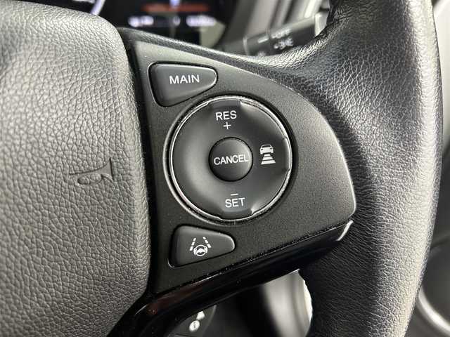 ホンダ ヴェゼル X ホンダセンシング 道央・札幌 2020(令2)年 3.3万km プラチナホワイトパール ・4WD/・コンフォートビューパッケージ/・純正SDナビ/・CD/DVD/SD/BT/フルセグ/・バックカメラ/・ビルトインETC/・ホンダセンシング/・衝突軽減ブレーキ/・レーンキープアシスト/・アダプティブクルーズコントロール/・横滑り防止/・アイドリングストップ/・前席シートヒーター/・純正16インチAW/・社外16インチAW冬タイヤ積込/・LEDヘッドライト/・オートライト/・プッシュスタート/・スマートキー/・エンジンスターター後送/・純正フロアマット/・取扱説明書/・保証書