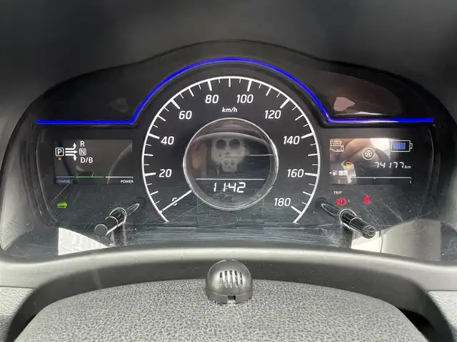 日産 ノート e－パワー X 兵庫県 2016(平28)年 7.5万km ブリリアントホワイトパール (株)IDOMが運営する【じしゃロン神戸名谷店】の自社ローン専用車両になりますこちらは現金またはオートローンご利用時の価格です。自社ローンご希望の方は別途その旨お申付け下さい/ディーラーOPメモリナビ ()CD/BT/フルセグ）/バックカメラ/エマージェンシーブレーキ/車線逸脱警告/ETC/純正前方ドライブレコーダー/オートライト/LEDヘッドライト/電動格納ミラー/ミラーウィンカー /純正フロアマット/純正ドアバイザー/取扱説明書/保証書