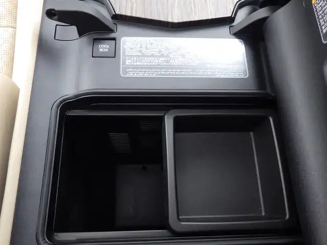 トヨタ ランドクルーザー ZX 千葉県 2023(令5)年 2.6万km プレシャスホワイトパール モデリスタエアロ/リアエンターシステム/メーカーナビ JBLサウンド/地デジTV【DVD/CD再生可　Bluetooth接続/マルチテレインモニター/ブラックルーフレール/寒冷地仕様/クールBOX/Toyota Safety Sense/・プリクラッシュセーフティ/・レーンディパーチャーアラート/・オートマチックハイビーム/・RCTA（リヤクロストラフィックアラート）/ムーンルーフ/レザーシート/前席エアシート/シートヒーター/リア電動リクライニングシート/リバース連動ドアミラー/革巻ステアリング/ステアリングスイッチ/ETC（2.0）/LEDヘッドライト/フォグライト/ウインカーミラー/クリアランスソナー/純正20インチアルミホイル/サイド/カーテン/ニーエアバッグ/スマートキー