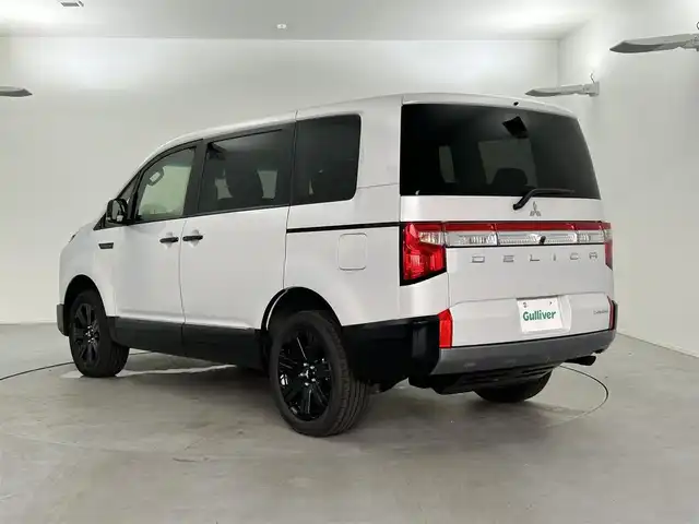 三菱 デリカＤ：５ シャモニー 福井県 2025(令7)年 0.1千km 白Ⅱ 4WD/届出済未使用車/アダプティブクルーズコントロール/レーンキープアシスト/車線逸脱警報/衝突軽減ブレーキ/ブラインドスポットモニター/両側パワースライドドア/パワーバックドア/ハーフレザーシート/前席シートヒーター/運転席パワーシート/ステアリングヒーター/パドルシフト/MTモード付AT/LEDヘッドライト/オートライト/オートマチックハイビーム/リアフォグランプ/電動格納ミラー/ウィンカーミラー/電動ホールド/オートホールド/純正18インチAW装着/プッシュスタート/スマートキー/スペアキー1本/取扱説明書/保証書/オリジナルナビ取付パッケージ＋リアモニター取付パッケージ