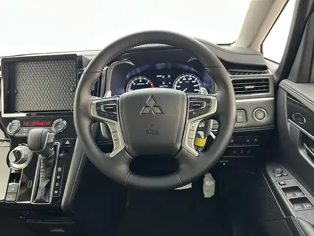 三菱 デリカＤ：５ シャモニー 福井県 2025(令7)年 0.1千km 白Ⅱ 4WD/届出済未使用車/アダプティブクルーズコントロール/レーンキープアシスト/車線逸脱警報/衝突軽減ブレーキ/ブラインドスポットモニター/両側パワースライドドア/パワーバックドア/ハーフレザーシート/前席シートヒーター/運転席パワーシート/ステアリングヒーター/パドルシフト/MTモード付AT/LEDヘッドライト/オートライト/オートマチックハイビーム/リアフォグランプ/電動格納ミラー/ウィンカーミラー/電動ホールド/オートホールド/純正18インチAW装着/プッシュスタート/スマートキー/スペアキー1本/取扱説明書/保証書/オリジナルナビ取付パッケージ＋リアモニター取付パッケージ