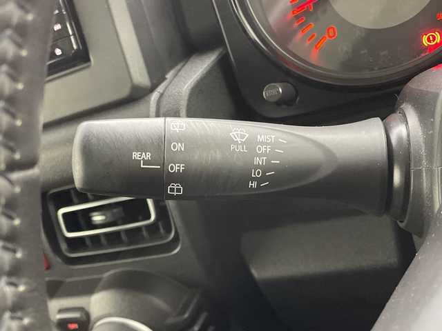 スズキ ジムニー XC 茨城県 2022(令4)年 3.1万km ジャングルグリーン ・社外ナビ/・フルセグTV/・純正16インチアルミホール/・ドアバイザー/・フロアマット/・シートヒーター/・革巻きステアリング/・ステアリングスイッチ/・オートライト/・アイドリングストップ/・スマートキー/・プッシュスタート/・ミラーヒーター