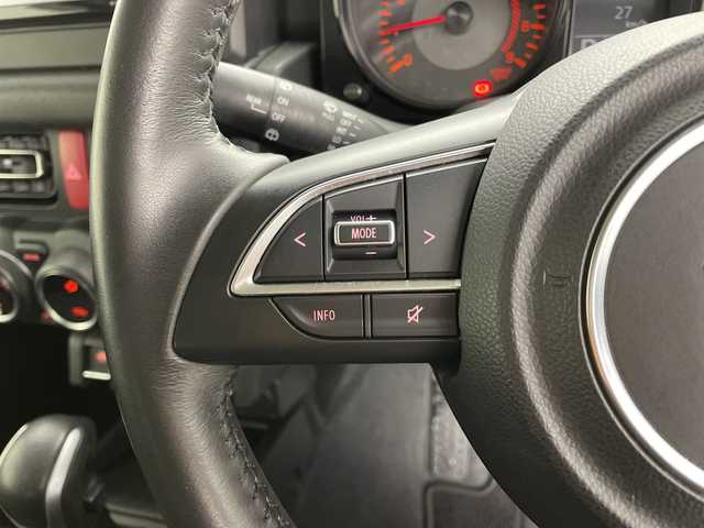 スズキ ジムニー XC 茨城県 2022(令4)年 3.1万km ジャングルグリーン ・社外ナビ/・フルセグTV/・純正16インチアルミホール/・ドアバイザー/・フロアマット/・シートヒーター/・革巻きステアリング/・ステアリングスイッチ/・オートライト/・アイドリングストップ/・スマートキー/・プッシュスタート/・ミラーヒーター