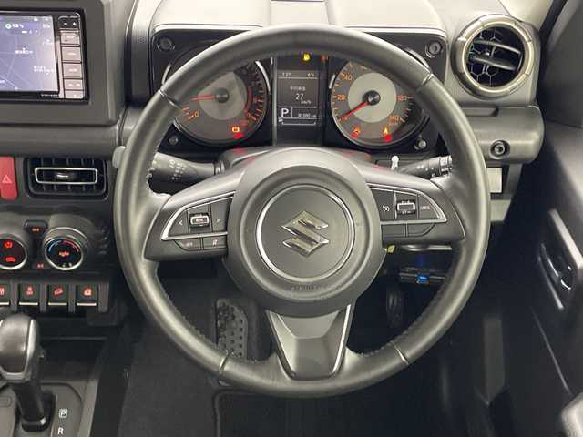 スズキ ジムニー XC 茨城県 2022(令4)年 3.1万km ジャングルグリーン ・社外ナビ/・フルセグTV/・純正16インチアルミホール/・ドアバイザー/・フロアマット/・シートヒーター/・革巻きステアリング/・ステアリングスイッチ/・オートライト/・アイドリングストップ/・スマートキー/・プッシュスタート/・ミラーヒーター