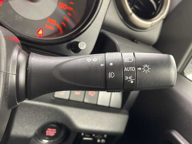 スズキ ジムニー XC 茨城県 2022(令4)年 3.1万km ジャングルグリーン ・社外ナビ/・フルセグTV/・純正16インチアルミホール/・ドアバイザー/・フロアマット/・シートヒーター/・革巻きステアリング/・ステアリングスイッチ/・オートライト/・アイドリングストップ/・スマートキー/・プッシュスタート/・ミラーヒーター