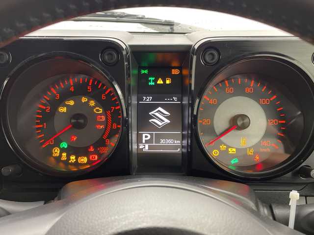 スズキ ジムニー XC 茨城県 2022(令4)年 3.1万km ジャングルグリーン ・社外ナビ/・フルセグTV/・純正16インチアルミホール/・ドアバイザー/・フロアマット/・シートヒーター/・革巻きステアリング/・ステアリングスイッチ/・オートライト/・アイドリングストップ/・スマートキー/・プッシュスタート/・ミラーヒーター