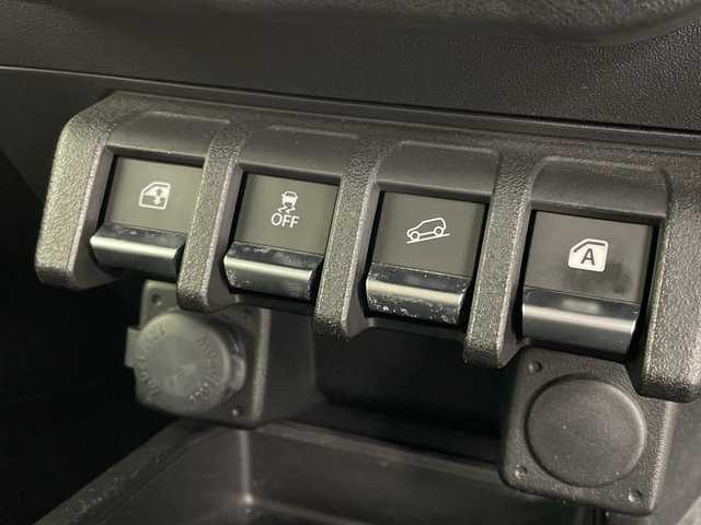 スズキ ジムニー XC 茨城県 2022(令4)年 3.1万km ジャングルグリーン ・社外ナビ/・フルセグTV/・純正16インチアルミホール/・ドアバイザー/・フロアマット/・シートヒーター/・革巻きステアリング/・ステアリングスイッチ/・オートライト/・アイドリングストップ/・スマートキー/・プッシュスタート/・ミラーヒーター