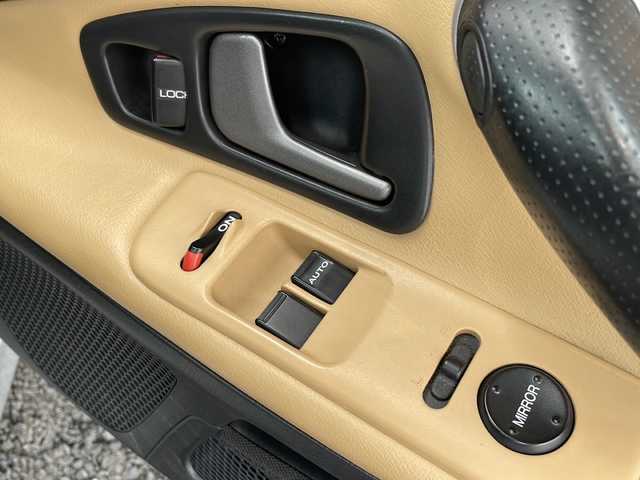ホンダ Ｓ２０００ 山形県 2005(平17)年 2.8万km セブリングシルバーM ・純正ハードトップ/・運転席レカロシート/・モデューロサスペンションキット/・モデューロ１７インチアルミ/・キセノンヘッドライト/・ETC/・キーレス/・社外レーダー探知機