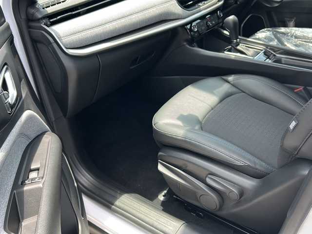 クライスラー・ジープ ジープ コンパス ロンジチュード 佐賀県 2024(令6)年 0.4万km 白Ⅱ 純正ナビ・TV・Bluetooth・USB/2.0ETC/バックカメラ/ドライブレコーダー前後/ハーフレザーシート/アダプティブクルーズコントロール/ブラインドスポット/クリアランスソナー/レーンキープアシスト/後席USB/スマートキー×2個/取説・保証書