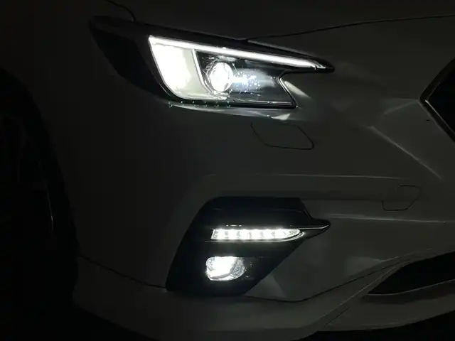 スバル レヴォーグ 1．8STIスポーツ 群馬県 2021(令3)年 3万km クリスタルホワイトP （フロント/リヤアンダー）エアロ/視界拡張テクノロジー/・デジタルマルチビューモニター（フロント/サイド/リヤ）/・前側方警戒アシスト/＝＝＝＝＝＝＝＝/純正8インチナビ/・CD/DVD/Blu-ray /SD/USB/HDMI/Bluetooth/フルセグTV/バック/フロント/サイドカメラ/本革シート（ボルドー/ブラック、レッドステッチ）/シートヒーター/シートベンチレーション/パワーシート /シートポジションメモリー/全車速追従機能付クルーズコントロール/パドルシフト/ETC/パワーテールゲート/アイサイトコアテクノロジー/・プリクラッシュブレーキ/・後退時ブレーキアシスト/・AT誤発進抑制制御/誤後進抑制制御/・ツーリングアシスト/・全車速追従機能付クルーズコントロール/定速クルーズコントロール/・車線逸脱抑制/車線逸脱警報/ふらつき警報/先行車発進お知らせ機能/アイサイトアシストモニター/ステアリングスイッチ/スマートキー/STIチューニング /・ビルシュタイン製フロントストラット&コイルスプリング/・ビルシュタイン製リヤダンパー&コイルスプリング