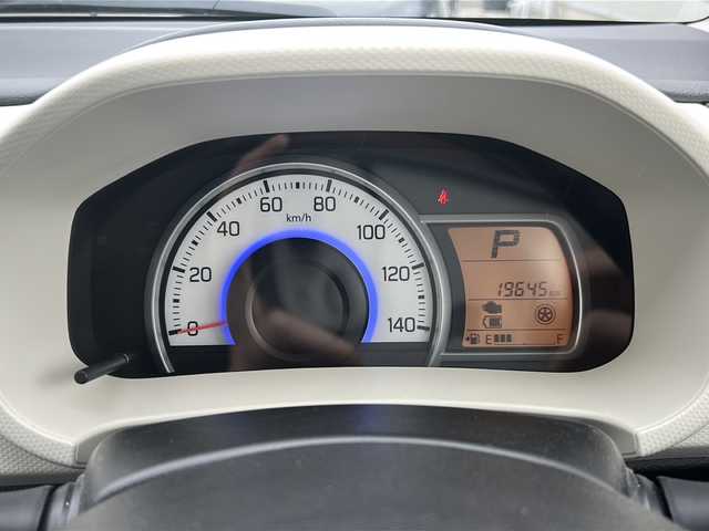 スズキ アルト L 富山県 2017(平29)年 2万km シルキーシルバーメタリック ・禁煙車/・４ＷＤ/・純正オーディオ・ＣＤ/・アイドリングストップ/・衝突軽減ブレーキ/・社外ＡＷ/・純正フロアマット/・前席シートヒーター/・１４インチ夏タイヤ積込/・リモコンキー/・ハロゲンヘッドライト
