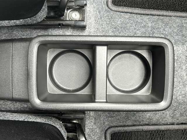 スズキ アルト L 富山県 2017(平29)年 2万km シルキーシルバーメタリック ・禁煙車/・４ＷＤ/・純正オーディオ・ＣＤ/・アイドリングストップ/・衝突軽減ブレーキ/・社外ＡＷ/・純正フロアマット/・前席シートヒーター/・１４インチ夏タイヤ積込/・リモコンキー/・ハロゲンヘッドライト