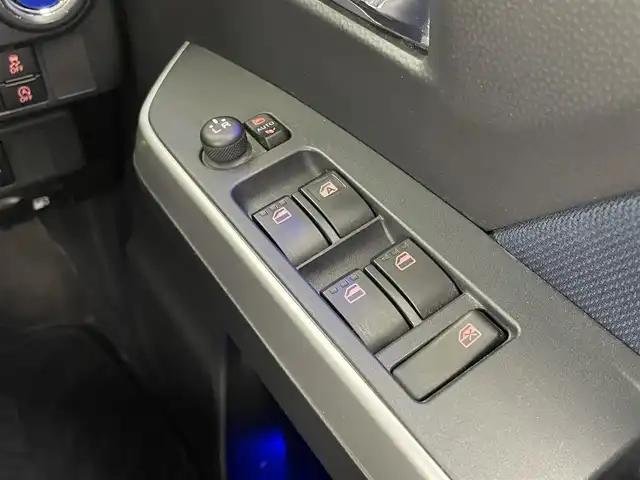 トヨタ ルーミー カスタムG 大分県 2021(令3)年 5.9万km ファインブルーマイカメタリック 純正9インチメモリナビ/(CD/DVD/BT/フルセグTV)/バックカメラ/両側パワースライドドア/スマートキー/プッシュスタート/ETC/電格ミラー/ウィンカーミラー/オートライト/フォグランプ/LEDヘッドライト/レーダークルーズコントロール/ステアリングスイッチ/革巻きステアリング/オートブレーキホールド/純正14インチアルミホイール/純正フロアマット