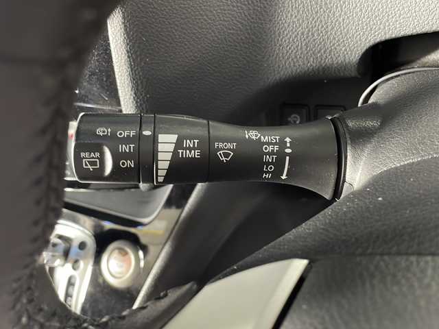 日産 セレナ HWS S HV Vセレ +Sefty 広島県 2015(平27)年 6.4万km ブリリアントホワイトパール 純正SDナビ/CD/DVD/SD/Bluetooth/フルセグTV/バックカメラ/両側パワースライドドア/クルーズコントロール/エマージェンシーブレーキ/車線逸脱警報/LEDヘッドライト/オートライト/フォグランプ/スマートキー/プッシュスタート/ETC/シートバックテーブル/電動格納ミラー/純正フロアマット/純正ドアバイザー/純正アルミホイール
