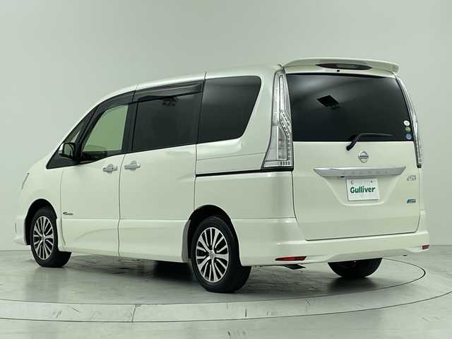 日産 セレナ HWS S HV Vセレ +Sefty 大阪府 2015(平27)年 6.4万km ブリリアントホワイトパール 純正SDナビ/CD/DVD/SD/Bluetooth/フルセグTV/バックカメラ/両側パワースライドドア/クルーズコントロール/エマージェンシーブレーキ/車線逸脱警報/LEDヘッドライト/オートライト/フォグランプ/スマートキー/プッシュスタート/ETC/シートバックテーブル/電動格納ミラー/純正フロアマット/純正ドアバイザー/純正アルミホイール