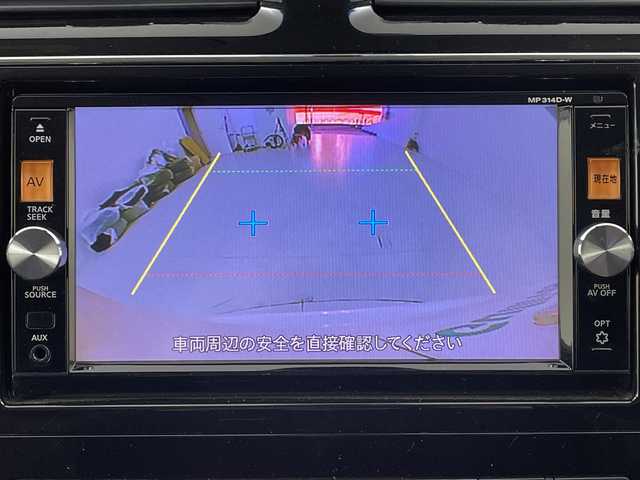 日産 セレナ HWS S HV Vセレ +Sefty 大阪府 2015(平27)年 6.4万km ブリリアントホワイトパール 純正SDナビ/CD/DVD/SD/Bluetooth/フルセグTV/バックカメラ/両側パワースライドドア/クルーズコントロール/エマージェンシーブレーキ/車線逸脱警報/LEDヘッドライト/オートライト/フォグランプ/スマートキー/プッシュスタート/ETC/シートバックテーブル/電動格納ミラー/純正フロアマット/純正ドアバイザー/純正アルミホイール