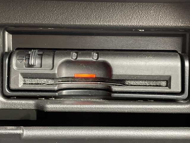 日産 セレナ HWS S HV Vセレ +Sefty 大阪府 2015(平27)年 6.4万km ブリリアントホワイトパール 純正SDナビ/CD/DVD/SD/Bluetooth/フルセグTV/バックカメラ/両側パワースライドドア/クルーズコントロール/エマージェンシーブレーキ/車線逸脱警報/LEDヘッドライト/オートライト/フォグランプ/スマートキー/プッシュスタート/ETC/シートバックテーブル/電動格納ミラー/純正フロアマット/純正ドアバイザー/純正アルミホイール