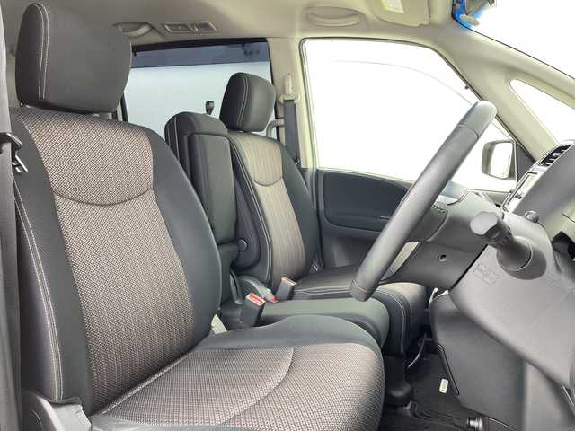 日産 セレナ HWS S HV Vセレ +Sefty 大阪府 2015(平27)年 6.4万km ブリリアントホワイトパール 純正SDナビ/CD/DVD/SD/Bluetooth/フルセグTV/バックカメラ/両側パワースライドドア/クルーズコントロール/エマージェンシーブレーキ/車線逸脱警報/LEDヘッドライト/オートライト/フォグランプ/スマートキー/プッシュスタート/ETC/シートバックテーブル/電動格納ミラー/純正フロアマット/純正ドアバイザー/純正アルミホイール