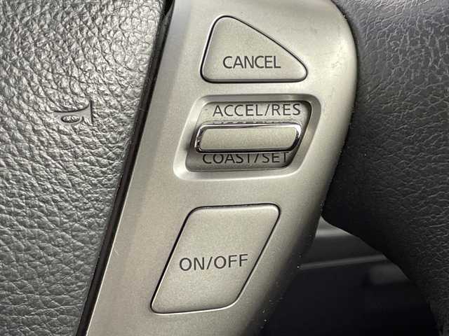 日産 セレナ HWS S HV Vセレ +Sefty 大阪府 2015(平27)年 6.4万km ブリリアントホワイトパール 純正SDナビ/CD/DVD/SD/Bluetooth/フルセグTV/バックカメラ/両側パワースライドドア/クルーズコントロール/エマージェンシーブレーキ/車線逸脱警報/LEDヘッドライト/オートライト/フォグランプ/スマートキー/プッシュスタート/ETC/シートバックテーブル/電動格納ミラー/純正フロアマット/純正ドアバイザー/純正アルミホイール