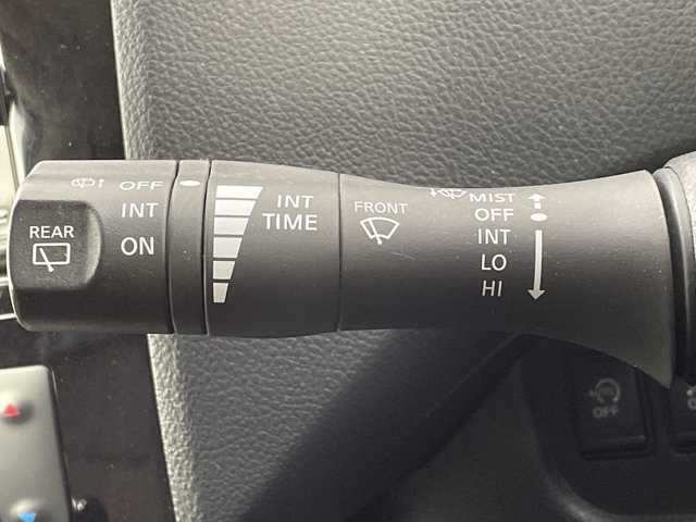 日産 セレナ HWS S HV Vセレ +Sefty 大阪府 2015(平27)年 6.4万km ブリリアントホワイトパール 純正SDナビ/CD/DVD/SD/Bluetooth/フルセグTV/バックカメラ/両側パワースライドドア/クルーズコントロール/エマージェンシーブレーキ/車線逸脱警報/LEDヘッドライト/オートライト/フォグランプ/スマートキー/プッシュスタート/ETC/シートバックテーブル/電動格納ミラー/純正フロアマット/純正ドアバイザー/純正アルミホイール