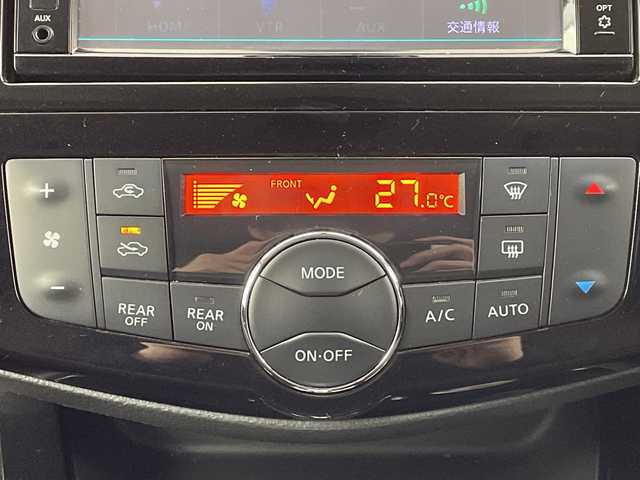 日産 セレナ HWS S HV Vセレ +Sefty 大阪府 2015(平27)年 6.4万km ブリリアントホワイトパール 純正SDナビ/CD/DVD/SD/Bluetooth/フルセグTV/バックカメラ/両側パワースライドドア/クルーズコントロール/エマージェンシーブレーキ/車線逸脱警報/LEDヘッドライト/オートライト/フォグランプ/スマートキー/プッシュスタート/ETC/シートバックテーブル/電動格納ミラー/純正フロアマット/純正ドアバイザー/純正アルミホイール