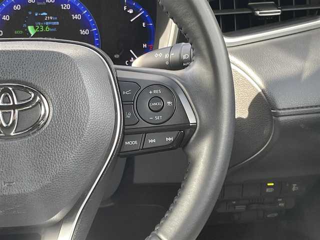 トヨタ カローラ クロス ハイブリッド Z 徳島県 2022(令4)年 5万km プラチナホワイトパールマイカ 〇純正ディスプレイオーディオ/〇フルセグTV/○Bluetooth	/〇バックカメラ	/〇ETC	/〇ワンオーナー/〇プリクラッシュセーフティ	/〇レーントレーシングアシスト/〇レーダークルーズコントロール	/〇オートマチックハイビーム/〇ロードサインアシスト/〇パーキングサポートブレーキ/〇LEDヘッドランプ/〇LEDシーケンシャルターンランプ/〇LEDフロントフォグランプ/〇ルーフレール/〇リアスポイラー	/○オートマチックハイビーム	/〇オートライト				/〇純正18インチアルミ			/〇シートヒーター	/〇パワーシート/〇パワーバックドア	/〇左右独立温度調整オートエアコン	/〇スマートエントリー	/〇スタートシステム