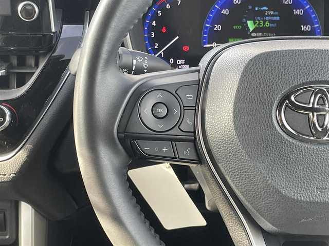 トヨタ カローラ クロス ハイブリッド Z 徳島県 2022(令4)年 5万km プラチナホワイトパールマイカ 〇純正ディスプレイオーディオ/〇フルセグTV/○Bluetooth	/〇バックカメラ	/〇ETC	/〇ワンオーナー/〇プリクラッシュセーフティ	/〇レーントレーシングアシスト/〇レーダークルーズコントロール	/〇オートマチックハイビーム/〇ロードサインアシスト/〇パーキングサポートブレーキ/〇LEDヘッドランプ/〇LEDシーケンシャルターンランプ/〇LEDフロントフォグランプ/〇ルーフレール/〇リアスポイラー	/○オートマチックハイビーム	/〇オートライト				/〇純正18インチアルミ			/〇シートヒーター	/〇パワーシート/〇パワーバックドア	/〇左右独立温度調整オートエアコン	/〇スマートエントリー	/〇スタートシステム