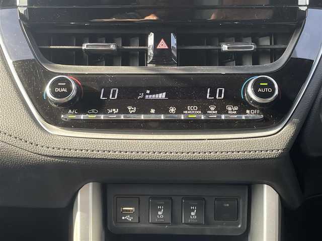 トヨタ カローラ クロス ハイブリッド Z 徳島県 2022(令4)年 5万km プラチナホワイトパールマイカ 〇純正ディスプレイオーディオ/〇フルセグTV/○Bluetooth	/〇バックカメラ	/〇ETC	/〇ワンオーナー/〇プリクラッシュセーフティ	/〇レーントレーシングアシスト/〇レーダークルーズコントロール	/〇オートマチックハイビーム/〇ロードサインアシスト/〇パーキングサポートブレーキ/〇LEDヘッドランプ/〇LEDシーケンシャルターンランプ/〇LEDフロントフォグランプ/〇ルーフレール/〇リアスポイラー	/○オートマチックハイビーム	/〇オートライト				/〇純正18インチアルミ			/〇シートヒーター	/〇パワーシート/〇パワーバックドア	/〇左右独立温度調整オートエアコン	/〇スマートエントリー	/〇スタートシステム