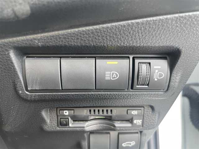 トヨタ カローラ クロス ハイブリッド Z 徳島県 2022(令4)年 5万km プラチナホワイトパールマイカ 〇純正ディスプレイオーディオ/〇フルセグTV/○Bluetooth	/〇バックカメラ	/〇ETC	/〇ワンオーナー/〇プリクラッシュセーフティ	/〇レーントレーシングアシスト/〇レーダークルーズコントロール	/〇オートマチックハイビーム/〇ロードサインアシスト/〇パーキングサポートブレーキ/〇LEDヘッドランプ/〇LEDシーケンシャルターンランプ/〇LEDフロントフォグランプ/〇ルーフレール/〇リアスポイラー	/○オートマチックハイビーム	/〇オートライト				/〇純正18インチアルミ			/〇シートヒーター	/〇パワーシート/〇パワーバックドア	/〇左右独立温度調整オートエアコン	/〇スマートエントリー	/〇スタートシステム