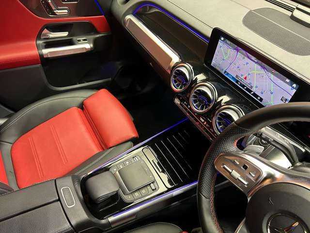 メルセデス・ベンツ Ｍ・ベンツ ＧＬＢ２００ｄ 4マチック AMGライン 千葉県 2023(令5)年 2.3万km コスモスブラック ＡＭＧレザーエクスクルーシブＰＫＧ　/アドバンスドＰＫＧ　/パノラマＳＲ　/赤黒シート　/ＨＵＤ　/ＡＣＣ　/ナビ　/ＴＶ　/３６０°カメラ　/アクティブパーキング　/電動リアゲート/シートＨ　/衝突軽減Ｂ　/１オーナー