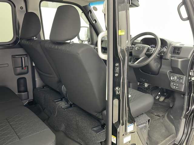 ダイハツ アトレー バン RS 道央・札幌 2025(令7)年 0.2万km ブラックマイカメタリック ・4WD/・寒冷地仕様/・純正9インチディスプレイオーディオ/Bluetooth、HDMI、AndroidAuto/Apple　Carplay フルセグTV/・両側パワースライドドア/・純正ビルトインETC/・バックカメラ/・スマートアシスト/・アダプティブクルーズコントロール/・LEDヘッドライト/・オートライト/・オートマチックハイビーム/・社外ドライブレコーダー