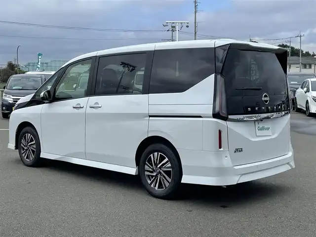 日産 セレナ ハイウェイスター V 東京都 2025(令7)年 0.1千km プリズムホワイト 純正12.3インチナビ/（フルセグTV/Bluetooth/HDMI/AM/FM）/プロパイロット/アラウンドビューモニター/インテリジェントルームミラー/ハンズフリーオートスライドドア/純正ビルトインETC2.0/オートハイビーム/純正ドライブレコーダー/パドルシフト/USBポート/LEDヘッドライト/LEDフォグランプ/インテリジェントエマージェンシーブレーキ/前方衝突予測警報/衝突回避ステアリングアシスト/車線逸脱防止支援システム/車線逸脱警報/後側方衝突防止支援システム/コーナーセンサー/ふらつき警報/踏み間違い衝突防止アシスト/標識検知機能/電動パーキングブレーキ