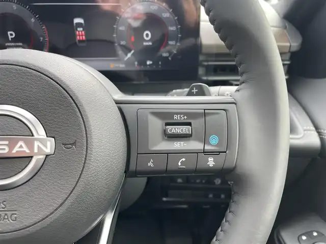 日産 セレナ ハイウェイスター V 東京都 2025(令7)年 0.1千km プリズムホワイト 純正12.3インチナビ/（フルセグTV/Bluetooth/HDMI/AM/FM）/プロパイロット/アラウンドビューモニター/インテリジェントルームミラー/ハンズフリーオートスライドドア/純正ビルトインETC2.0/オートハイビーム/純正ドライブレコーダー/パドルシフト/USBポート/LEDヘッドライト/LEDフォグランプ/インテリジェントエマージェンシーブレーキ/前方衝突予測警報/衝突回避ステアリングアシスト/車線逸脱防止支援システム/車線逸脱警報/後側方衝突防止支援システム/コーナーセンサー/ふらつき警報/踏み間違い衝突防止アシスト/標識検知機能/電動パーキングブレーキ