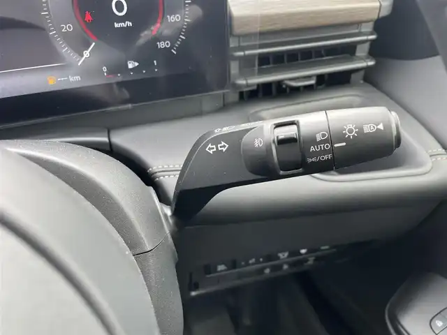 日産 セレナ ハイウェイスター V 東京都 2025(令7)年 0.1千km プリズムホワイト 純正12.3インチナビ/（フルセグTV/Bluetooth/HDMI/AM/FM）/プロパイロット/アラウンドビューモニター/インテリジェントルームミラー/ハンズフリーオートスライドドア/純正ビルトインETC2.0/オートハイビーム/純正ドライブレコーダー/パドルシフト/USBポート/LEDヘッドライト/LEDフォグランプ/インテリジェントエマージェンシーブレーキ/前方衝突予測警報/衝突回避ステアリングアシスト/車線逸脱防止支援システム/車線逸脱警報/後側方衝突防止支援システム/コーナーセンサー/ふらつき警報/踏み間違い衝突防止アシスト/標識検知機能/電動パーキングブレーキ