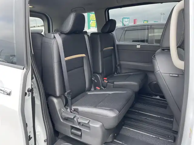 日産 セレナ ハイウェイスター V 東京都 2025(令7)年 0.1千km プリズムホワイト 純正12.3インチナビ/（フルセグTV/Bluetooth/HDMI/AM/FM）/プロパイロット/アラウンドビューモニター/インテリジェントルームミラー/ハンズフリーオートスライドドア/純正ビルトインETC2.0/オートハイビーム/純正ドライブレコーダー/パドルシフト/USBポート/LEDヘッドライト/LEDフォグランプ/インテリジェントエマージェンシーブレーキ/前方衝突予測警報/衝突回避ステアリングアシスト/車線逸脱防止支援システム/車線逸脱警報/後側方衝突防止支援システム/コーナーセンサー/ふらつき警報/踏み間違い衝突防止アシスト/標識検知機能/電動パーキングブレーキ