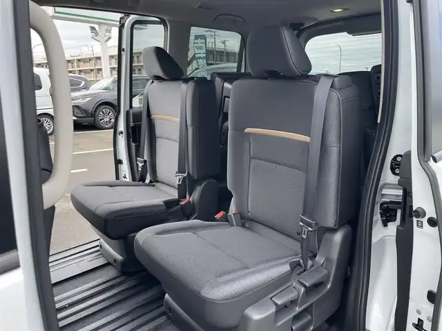 日産 セレナ ハイウェイスター V 東京都 2025(令7)年 0.1千km プリズムホワイト 純正12.3インチナビ/（フルセグTV/Bluetooth/HDMI/AM/FM）/プロパイロット/アラウンドビューモニター/インテリジェントルームミラー/ハンズフリーオートスライドドア/純正ビルトインETC2.0/オートハイビーム/純正ドライブレコーダー/パドルシフト/USBポート/LEDヘッドライト/LEDフォグランプ/インテリジェントエマージェンシーブレーキ/前方衝突予測警報/衝突回避ステアリングアシスト/車線逸脱防止支援システム/車線逸脱警報/後側方衝突防止支援システム/コーナーセンサー/ふらつき警報/踏み間違い衝突防止アシスト/標識検知機能/電動パーキングブレーキ