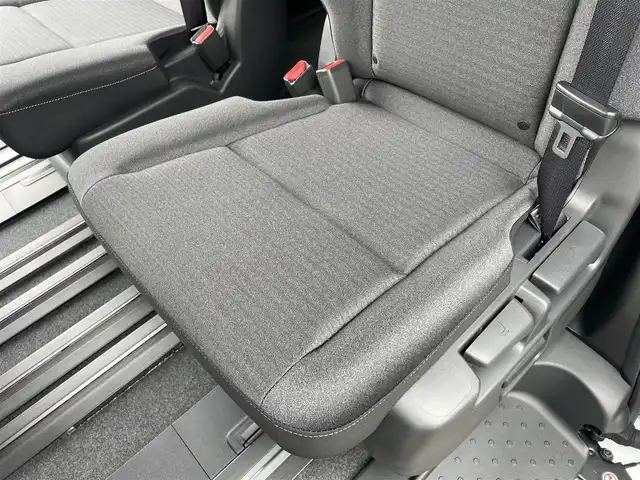 日産 セレナ ハイウェイスター V 東京都 2025(令7)年 0.1千km プリズムホワイト 純正12.3インチナビ/（フルセグTV/Bluetooth/HDMI/AM/FM）/プロパイロット/アラウンドビューモニター/インテリジェントルームミラー/ハンズフリーオートスライドドア/純正ビルトインETC2.0/オートハイビーム/純正ドライブレコーダー/パドルシフト/USBポート/LEDヘッドライト/LEDフォグランプ/インテリジェントエマージェンシーブレーキ/前方衝突予測警報/衝突回避ステアリングアシスト/車線逸脱防止支援システム/車線逸脱警報/後側方衝突防止支援システム/コーナーセンサー/ふらつき警報/踏み間違い衝突防止アシスト/標識検知機能/電動パーキングブレーキ