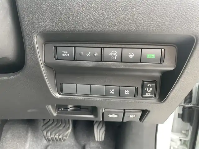 日産 セレナ ハイウェイスター V 東京都 2025(令7)年 0.1千km プリズムホワイト 純正12.3インチナビ/（フルセグTV/Bluetooth/HDMI/AM/FM）/プロパイロット/アラウンドビューモニター/インテリジェントルームミラー/ハンズフリーオートスライドドア/純正ビルトインETC2.0/オートハイビーム/純正ドライブレコーダー/パドルシフト/USBポート/LEDヘッドライト/LEDフォグランプ/インテリジェントエマージェンシーブレーキ/前方衝突予測警報/衝突回避ステアリングアシスト/車線逸脱防止支援システム/車線逸脱警報/後側方衝突防止支援システム/コーナーセンサー/ふらつき警報/踏み間違い衝突防止アシスト/標識検知機能/電動パーキングブレーキ