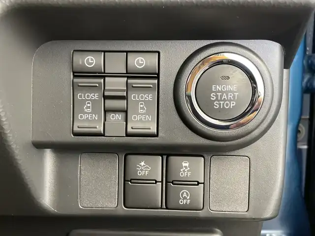 トヨタ ルーミー カスタムG 新潟県 2025(令7)年 0.2万km レーザーブルークリスタルシャイン 純正ディスプレイオーディオ/　フルセTV/Bluetooth/AppleCarPlay/AndroidAuto/衝突被害軽減ブレーキ/レーンキープアシスト/レーダークルーズコントロール/前後コーナーセンサー/全方位モニター/前後ドライブレコーダー/前席シートヒーター/両側パワースライドドア/ビルトインETC2.0/アイドリングストップ/オートマチックハイビーム/LEDヘッドライト/レザー調シートカバー/レザーステアリング/ステアリングスイッチ