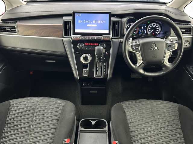 三菱 デリカＤ：５ P 大阪府 2022(令4)年 5.6万km グラファイトグレーメタリック/ブラックマイカ ワンオーナー/純正11インチALPINEナビ/・フルセグTV/・Bluetooth/・CD/DVD/・USB接続/オートステップ/全方位カメラ/パワーバックドア/レーダークルーズコントロール/FCMブレーキアシスト/誤発進抑制装置/両側パワースライドドア/前席シートヒーター/パドルシフト/保証書/取扱説明書/点検記録簿