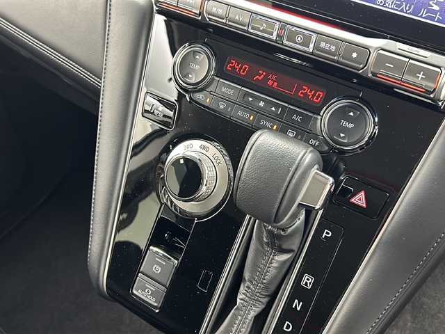 三菱 デリカＤ：５ P 大阪府 2022(令4)年 5.6万km グラファイトグレーメタリック/ブラックマイカ ワンオーナー/純正11インチALPINEナビ/・フルセグTV/・Bluetooth/・CD/DVD/・USB接続/オートステップ/全方位カメラ/パワーバックドア/レーダークルーズコントロール/FCMブレーキアシスト/誤発進抑制装置/両側パワースライドドア/前席シートヒーター/パドルシフト/保証書/取扱説明書/点検記録簿