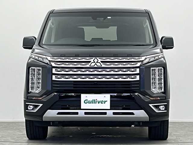 三菱 デリカＤ：５ P 大阪府 2022(令4)年 5.6万km グラファイトグレーメタリック/ブラックマイカ ワンオーナー/純正11インチALPINEナビ/・フルセグTV/・Bluetooth/・CD/DVD/・USB接続/オートステップ/全方位カメラ/パワーバックドア/レーダークルーズコントロール/FCMブレーキアシスト/誤発進抑制装置/両側パワースライドドア/前席シートヒーター/パドルシフト/保証書/取扱説明書/点検記録簿