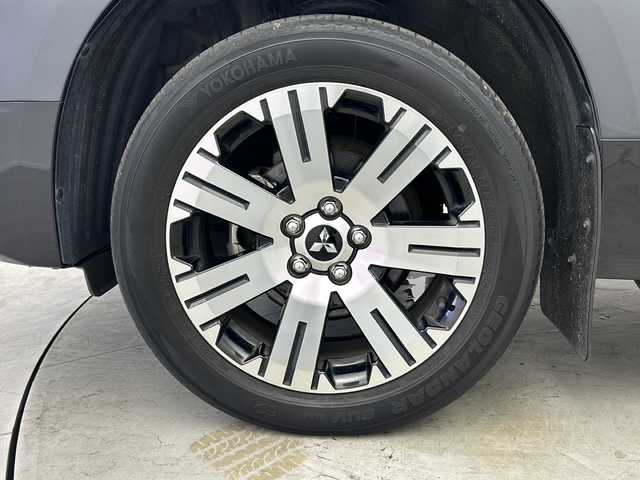 三菱 デリカＤ：５ P 大阪府 2022(令4)年 5.6万km グラファイトグレーメタリック/ブラックマイカ ワンオーナー/純正11インチALPINEナビ/・フルセグTV/・Bluetooth/・CD/DVD/・USB接続/オートステップ/全方位カメラ/パワーバックドア/レーダークルーズコントロール/FCMブレーキアシスト/誤発進抑制装置/両側パワースライドドア/前席シートヒーター/パドルシフト/保証書/取扱説明書/点検記録簿