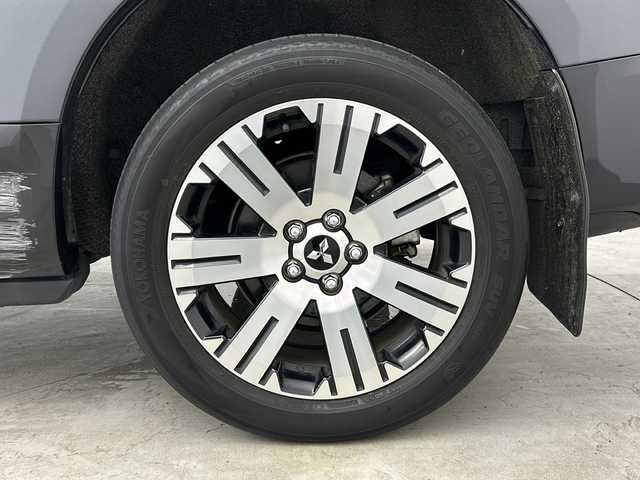 三菱 デリカＤ：５ P 大阪府 2022(令4)年 5.6万km グラファイトグレーメタリック/ブラックマイカ ワンオーナー/純正11インチALPINEナビ/・フルセグTV/・Bluetooth/・CD/DVD/・USB接続/オートステップ/全方位カメラ/パワーバックドア/レーダークルーズコントロール/FCMブレーキアシスト/誤発進抑制装置/両側パワースライドドア/前席シートヒーター/パドルシフト/保証書/取扱説明書/点検記録簿