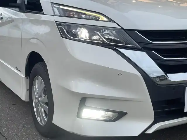 日産 セレナ ハイウェイスター プロパイロットED 秋田県 2016(平28)年 12.7万km ブリリアントホワイトパール 2トーン (株)IDOMが運営する【じしゃロン鳩ヶ谷店】の自社ローン専用車両になりますこちらは現金またはオートローンご利用時の価格です。自社ローンご希望の方は別途その旨お申付け下さい/プロパイロットエディション/プロパイロット/エマージェンシーブレーキ/インテリジェント パーキングアシスト（駐車支援システム）/インテリジェント LI（車線逸脱防止支援システム）/インテリジェント DA（ふらつき警報）/踏み間違い衝突防止アシスト/標識検知機能（進入禁止標識検知、最高速度標識検知、/一時停止標識検知）/フロント&バックソナー/SRSカーテンエアバッグシステム&/サイドエアバッグシステム〈前席〉/純正SDナビ【CD/DVD/Blu-ray/SD/Bluetooth/Apple CarPlay/android auto/HDMI/iPod】/フルセグTV/バックカメラ/フリップダウンモニター/オートデュアルエアコン/両側パワースライドドア/ハンズフリースライドドア/ETC/LEDヘッドライト/スペアキー×1