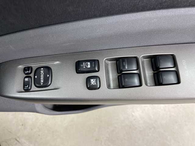 トヨタ プリウス EX 道央・札幌 2010(平22)年 17.4万km ブラック ・純正ナビ（メーカーオプションナビ）　/・CD/HDD/BT/・バックカメラ　/・オートライト　/・ステアリングスイッチ　/・オートライト　/・横滑り防止装置　/・プッシュスタート　/・スマートキー　/・電動格納ミラー　/・純正フロアマット　/？盗難防止装置　/・積込スタッドレス社外AW