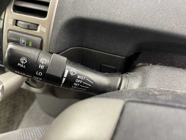 トヨタ プリウス EX 道央・札幌 2010(平22)年 17.4万km ブラック ・純正ナビ（メーカーオプションナビ）　/・CD/HDD/BT/・バックカメラ　/・オートライト　/・ステアリングスイッチ　/・オートライト　/・横滑り防止装置　/・プッシュスタート　/・スマートキー　/・電動格納ミラー　/・純正フロアマット　/？盗難防止装置　/・積込スタッドレス社外AW