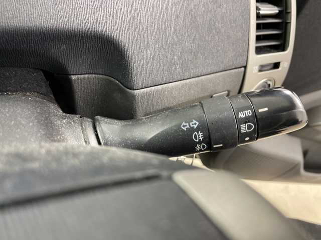 トヨタ プリウス EX 道央・札幌 2010(平22)年 17.4万km ブラック ・純正ナビ（メーカーオプションナビ）　/・CD/HDD/BT/・バックカメラ　/・オートライト　/・ステアリングスイッチ　/・オートライト　/・横滑り防止装置　/・プッシュスタート　/・スマートキー　/・電動格納ミラー　/・純正フロアマット　/？盗難防止装置　/・積込スタッドレス社外AW