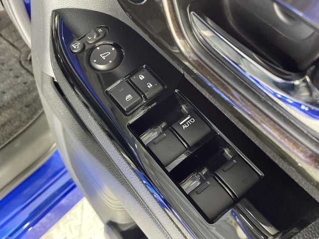 ホンダ Ｎ ＢＯＸ カスタム G L ホンダセンシング 神奈川県 2018(平30)年 5万km ブリリアントスポーティブルーメタリック2トーン ホンダセンシング/純正8型ナビ/・BT/フルセグTV/SD/CD/DVD/USB/バックカメラ/ビルトインETC/片側電動スライドドア/スマートキー/プッシュスタートボタン/ECON/ステアリングスイッチ/Autoライト/LEDヘッドライト/フォグランプ/電動格納ミラー/ウィンカーミラー/シートリフター/純正フロアマット/純正アルミホイール/純正ドアバイザー