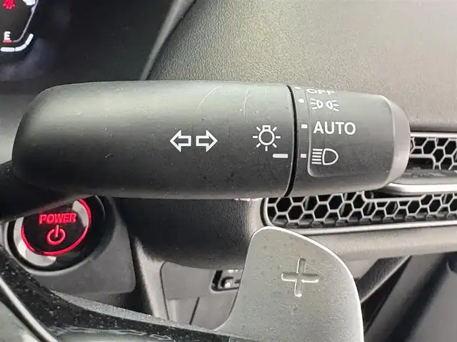 ホンダ ＺＲ－Ｖ ハイブリッド e:HEV Z 滋賀県 2023(令5)年 1.4万km アーバンチタニウムメタリック 純正9インチナビ/【Bluetooth/USB/フルセグTV】/BOSEプレミアムサウンド/ホンダセンシング/・衝突軽減ブレーキ（CMBS）/・先行車発進お知らせ機能/・歩行者事故低減ステアリング/・路外逸脱抑制機能/・標識認識機能/・渋滞追従機能付アダプティブクルーズコントロール/・車線維持支援システム（LKAS）/・トラフィックジャムアシスト（渋滞運転支援機能）/・ブラインドスポットインフォメーション/・誤発進抑制機能/・後方誤発進抑制機能/・近距離衝突軽減ブレーキ/・パーキングセンサーシステム/・後退出庫サポート/・オートハイビーム/・アダプティブドライビングビーム/全方位カメラ/クリアランスソナー/レザーシート/D/Nパワーシート/D/Nシートヒーター/LEDヘッドライト/パワーバックドア/ヒルディセントコントロール/電動パーキングブレーキ/オートブレーキホールド/ビルトインETC2.0